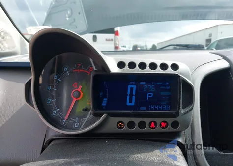 2015 Chevrolet Sonic Lt Auto z USA, uszkodzony, nr VIN 1G1JC5SH7F4212724